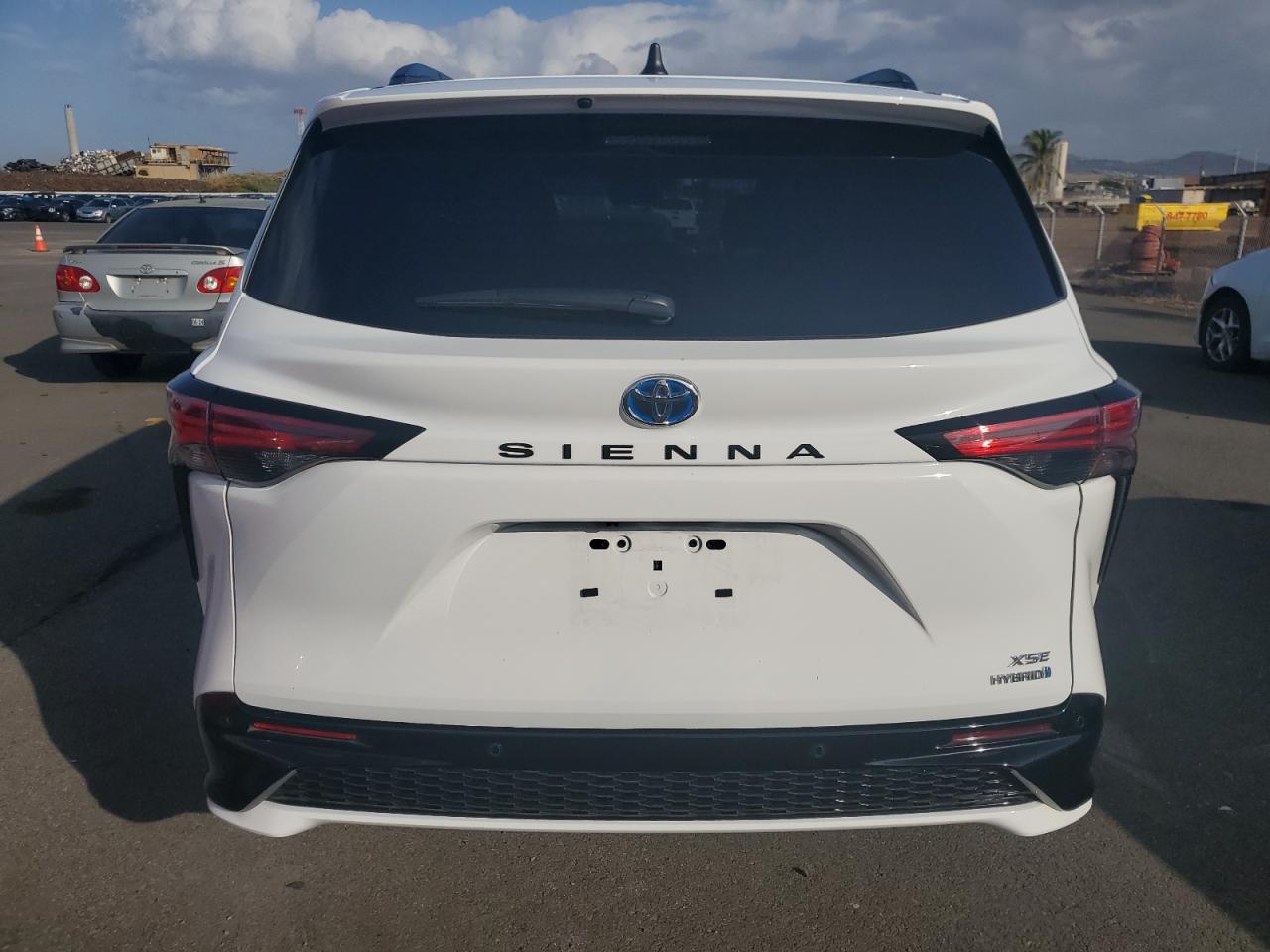 2024 TOYOTA SIENNA XSE VIN:5TDXRKEC1RS218431