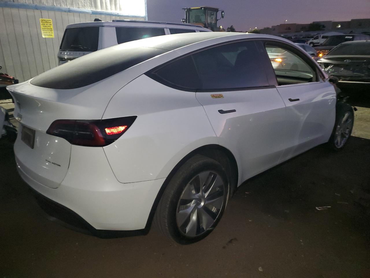 2023 TESLA MODEL Y  VIN:7SAYGDEE2PA128617