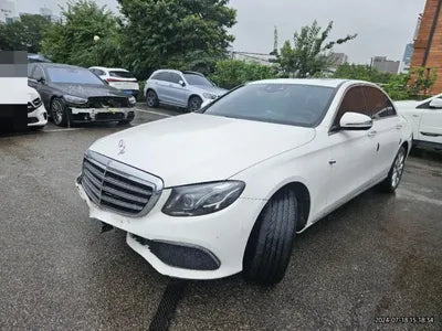 2016 Mercedes-Benz E 220 VIN: