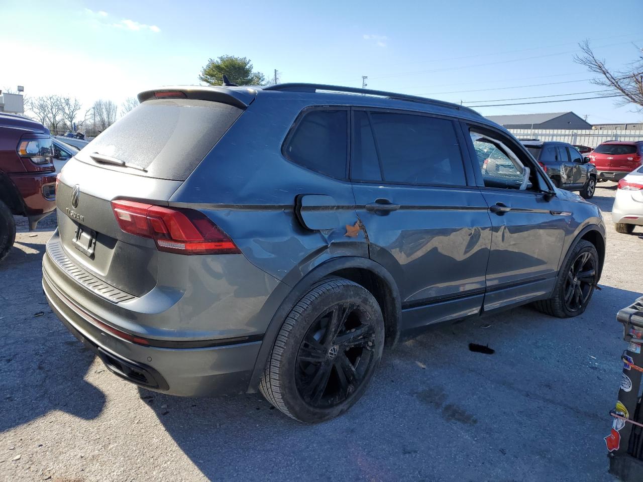 2023 VOLKSWAGEN TIGUAN SE R-LINE BLACK VIN:3VVCB7AX8PM053985