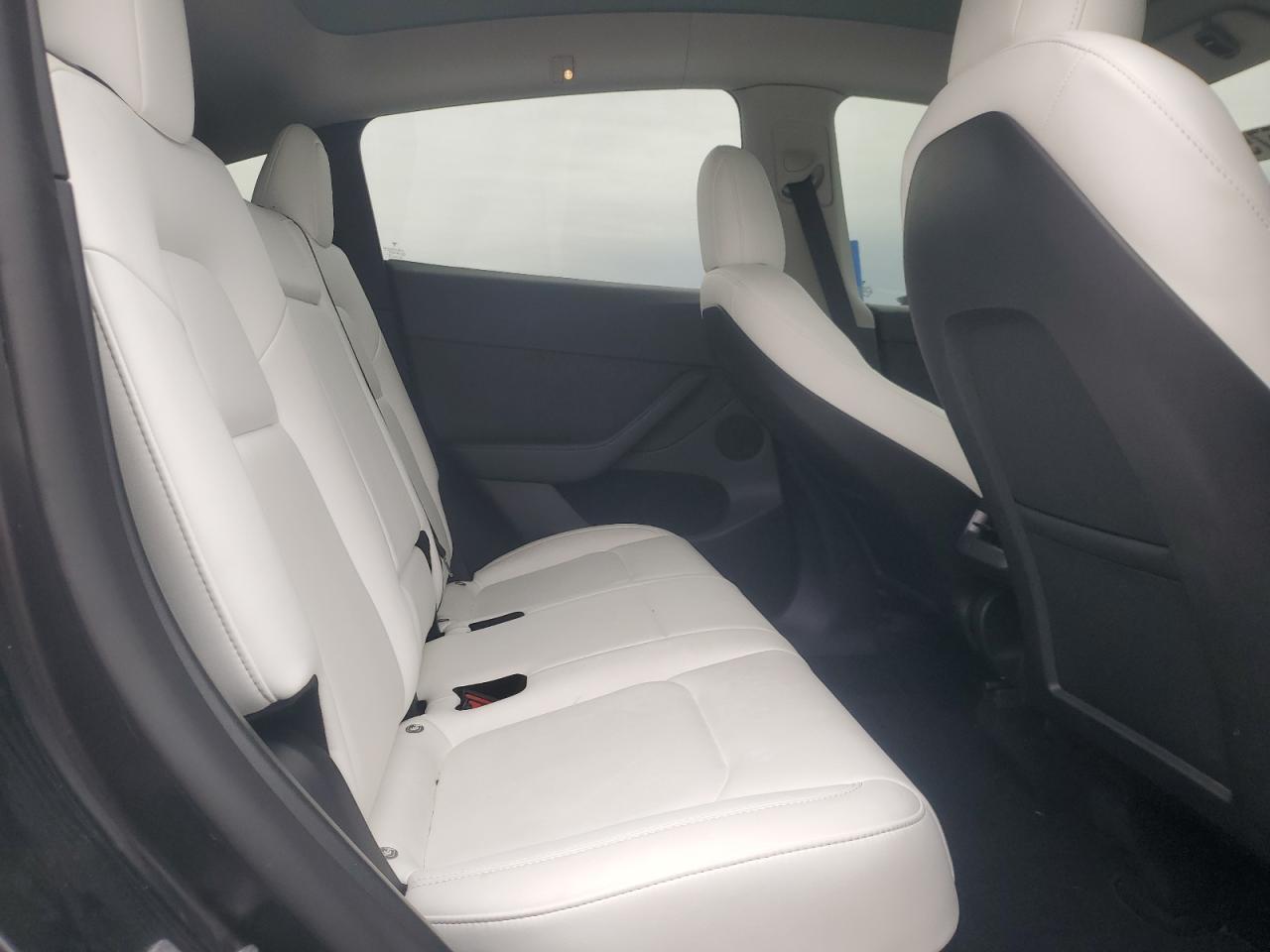 2022 TESLA MODEL Y  VIN:7SAYGDEE8NF516158