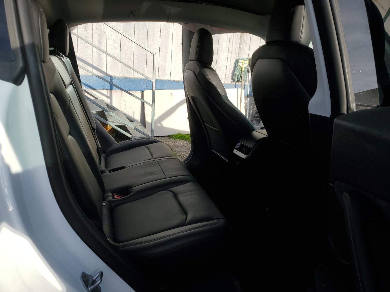 2022 TESLA MODEL Y  VIN:7SAYGDEE0NF461740
