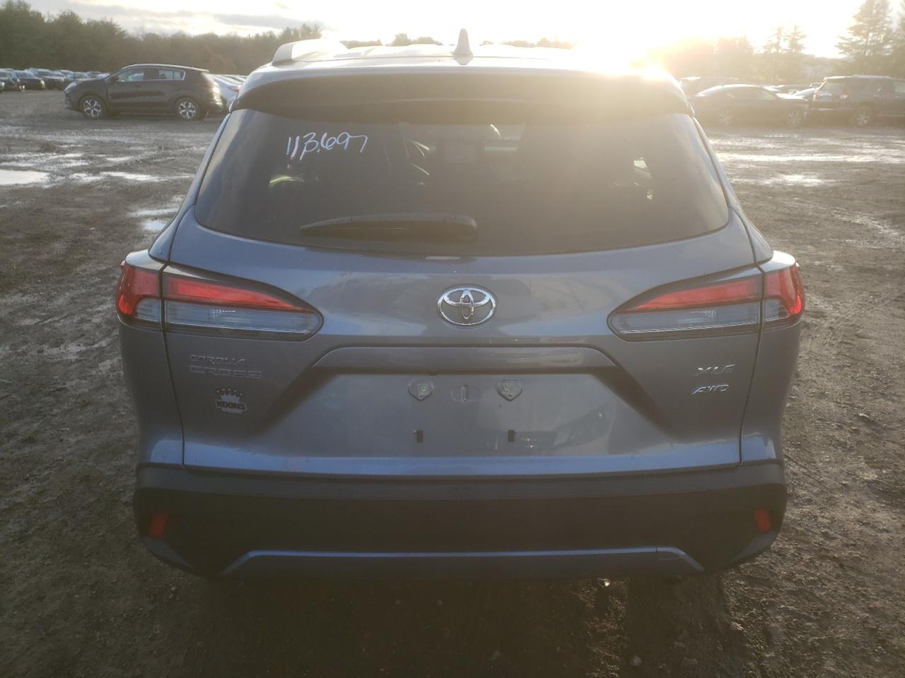 2022 TOYOTA COROLLA CROSS XLE VIN:7MUDAABG3NV040209