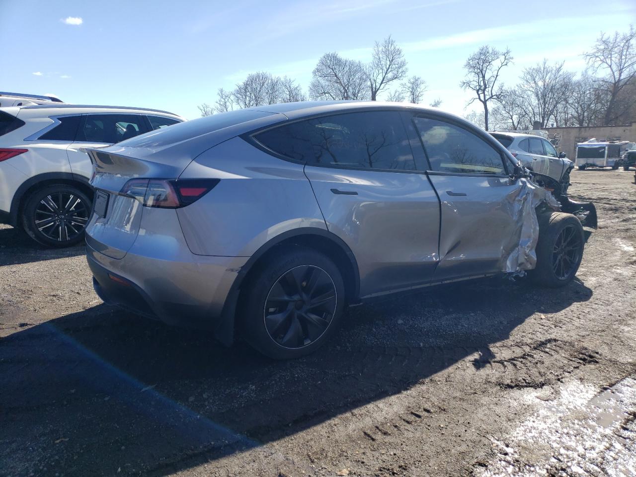 2024 TESLA MODEL Y  VIN:7SAYGDEE3RA322303