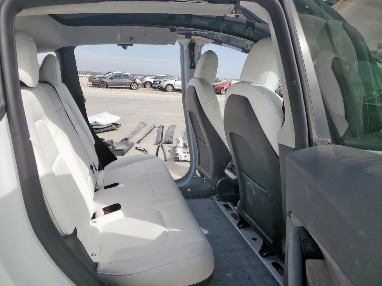 2023 TESLA MODEL Y  VIN:7SAYGDEF6PF590688
