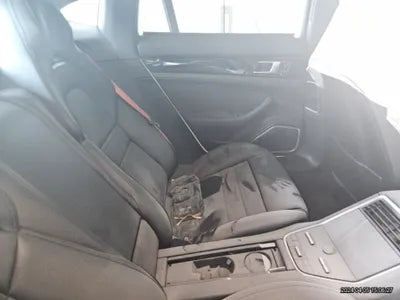 2018 Porsche Panamera VIN: