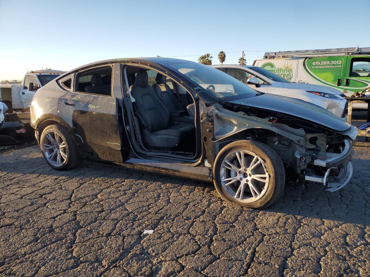 2023 TESLA MODEL Y  VIN:7SAYGAEE0PF942928