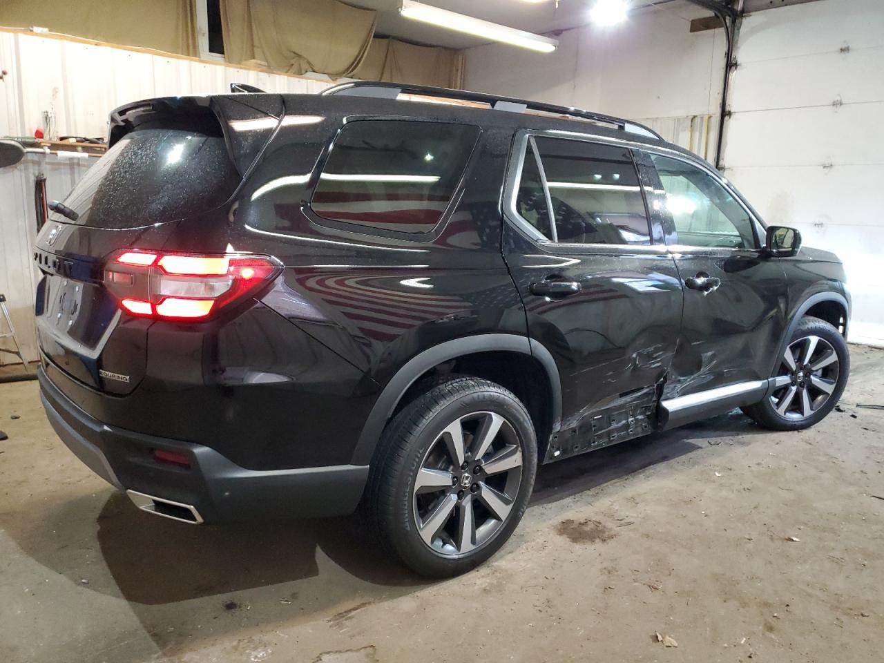 2024 HONDA PILOT TOURING VIN:5FNYG1H76RB000136