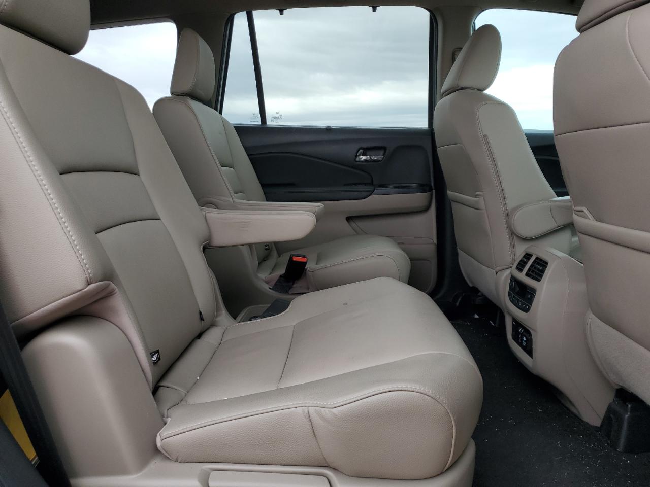 2022 HONDA PILOT TOURING VIN:5FNYF5H66NB035755