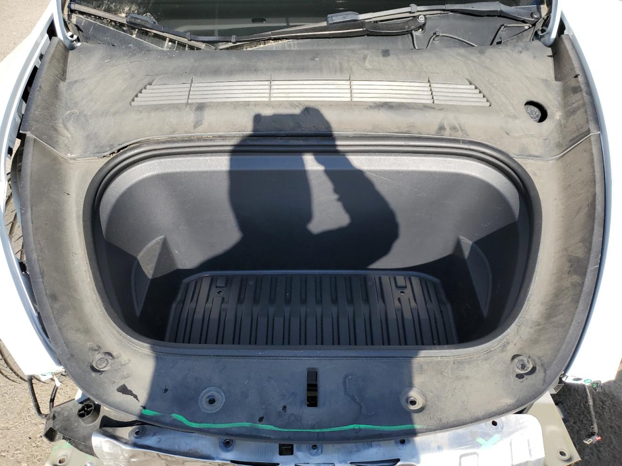 2022 TESLA MODEL Y  VIN:7SAYGDEE1NF559238