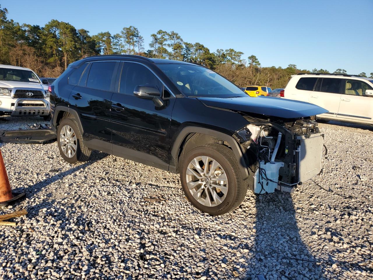 2024 TOYOTA RAV4 XLE PREMIUM VIN:2T3C1RFV5RC276055