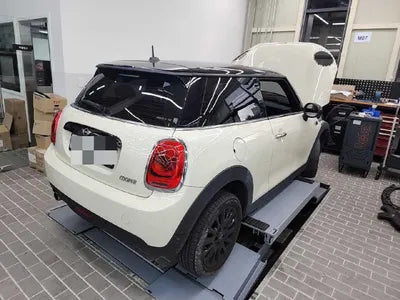 2017 MINI Cooper VIN:
