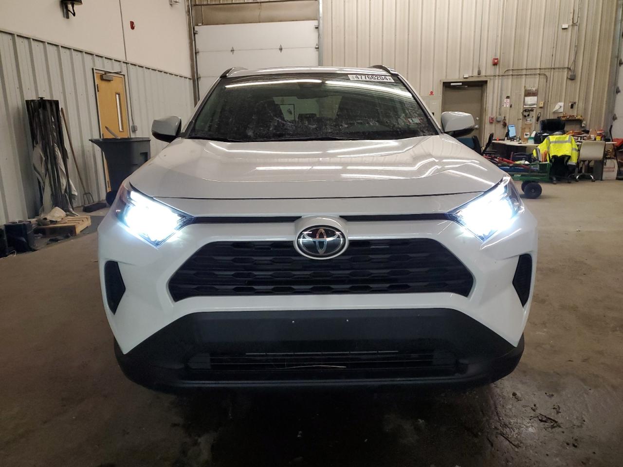 2022 TOYOTA RAV4 XLE VIN:2T3W1RFV9NC208428
