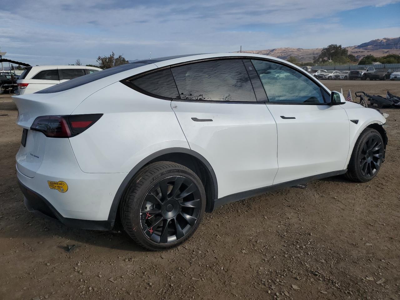 2022 TESLA MODEL Y  VIN:7SAYGAEE8NF384436