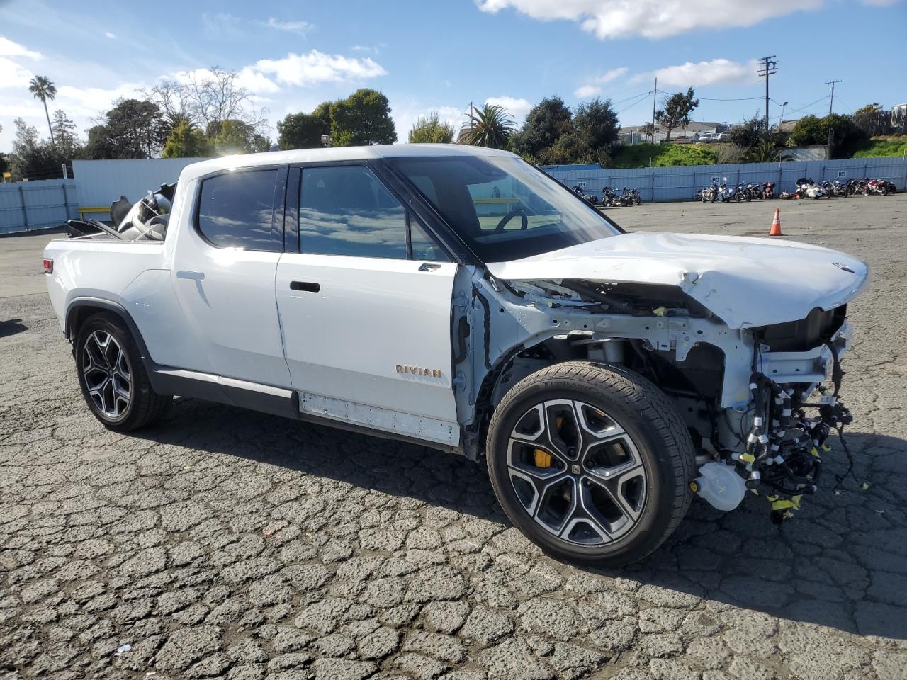2022 RIVIAN R1T LAUNCH EDITION VIN:7FCTGAAL7NN005563