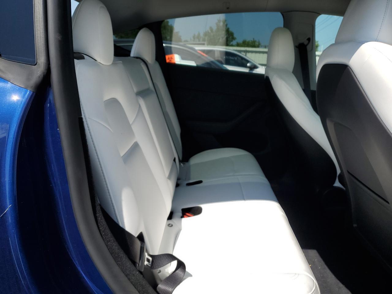 2024 TESLA MODEL Y  VIN:7SAYGDEE0RA266773