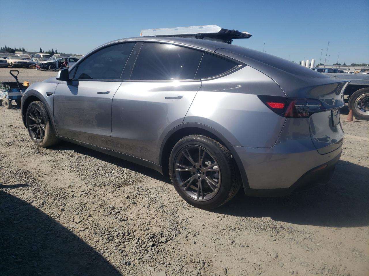 2024 TESLA MODEL Y  VIN:7SAYGAEE6RF178439