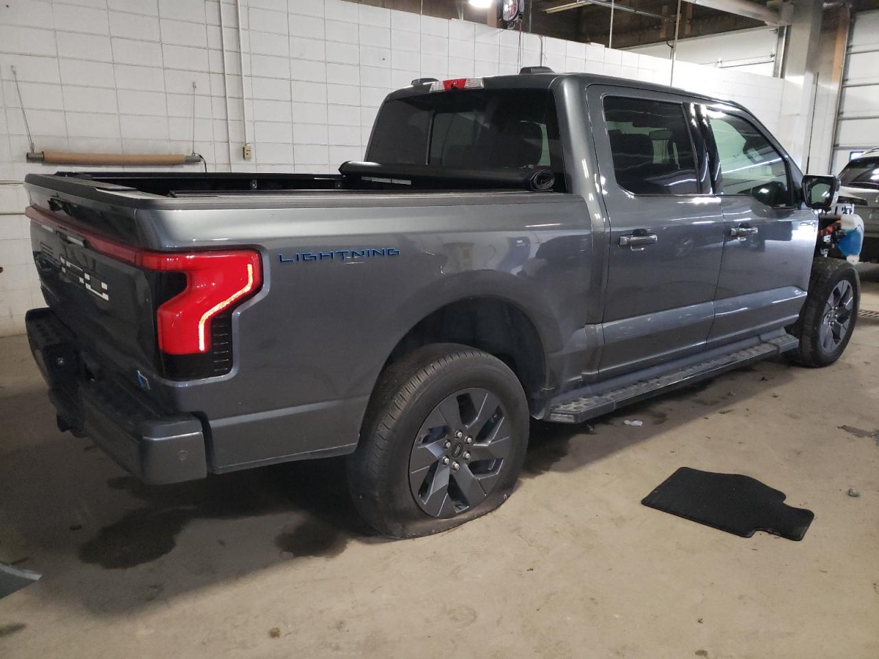 2022 FORD F150 LIGHTNING PRO VIN:1FT6W1EV7NWG10033