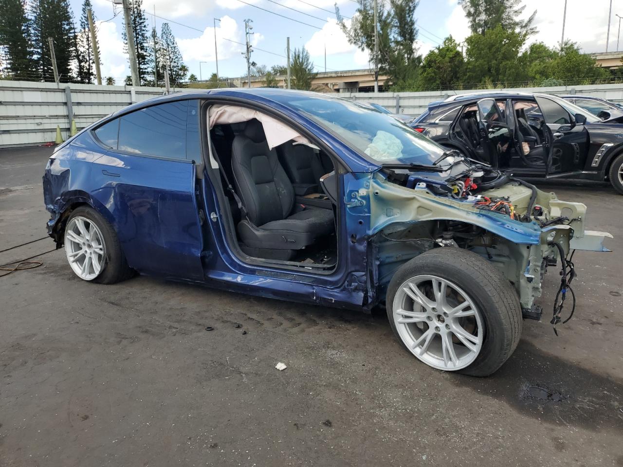 2023 TESLA MODEL Y  VIN:7SAYGDEE6PF707676