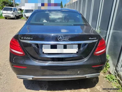 2017 Mercedes-Benz E 220 VIN: