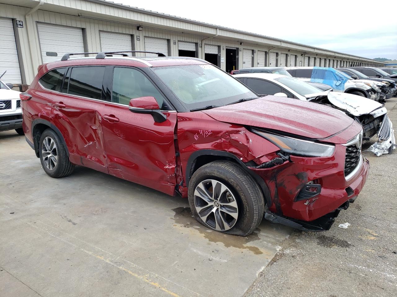 2022 TOYOTA HIGHLANDER XLE VIN:5TDGZRAH6NS541507