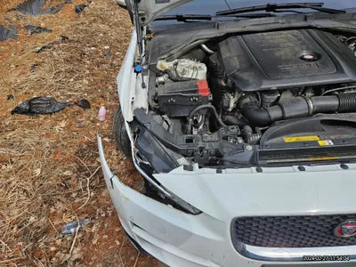 2016 Jaguar XE VIN: