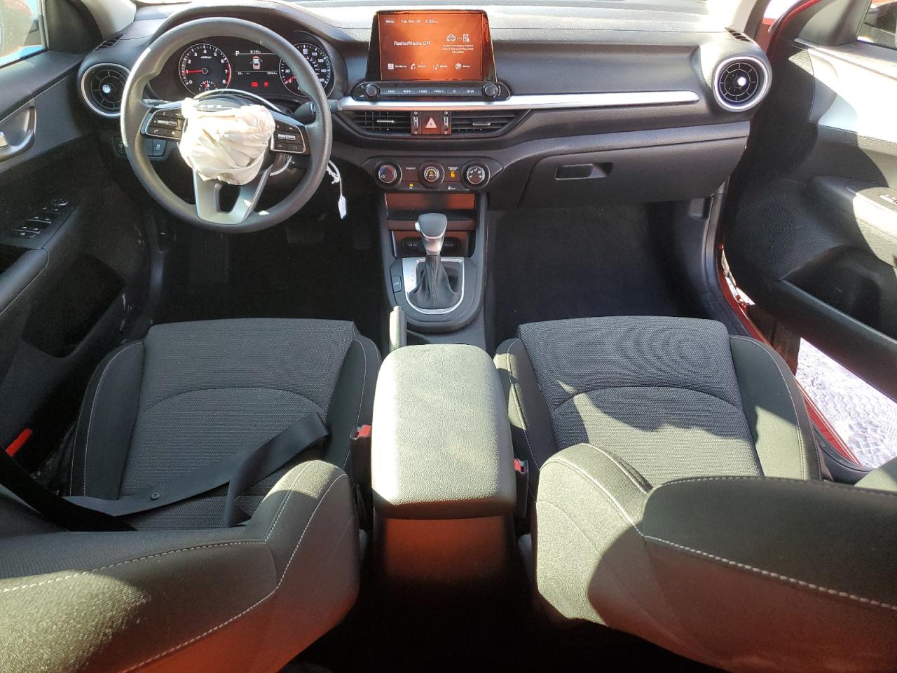 2022 KIA FORTE FE VIN:3KPF24AD8NE458753