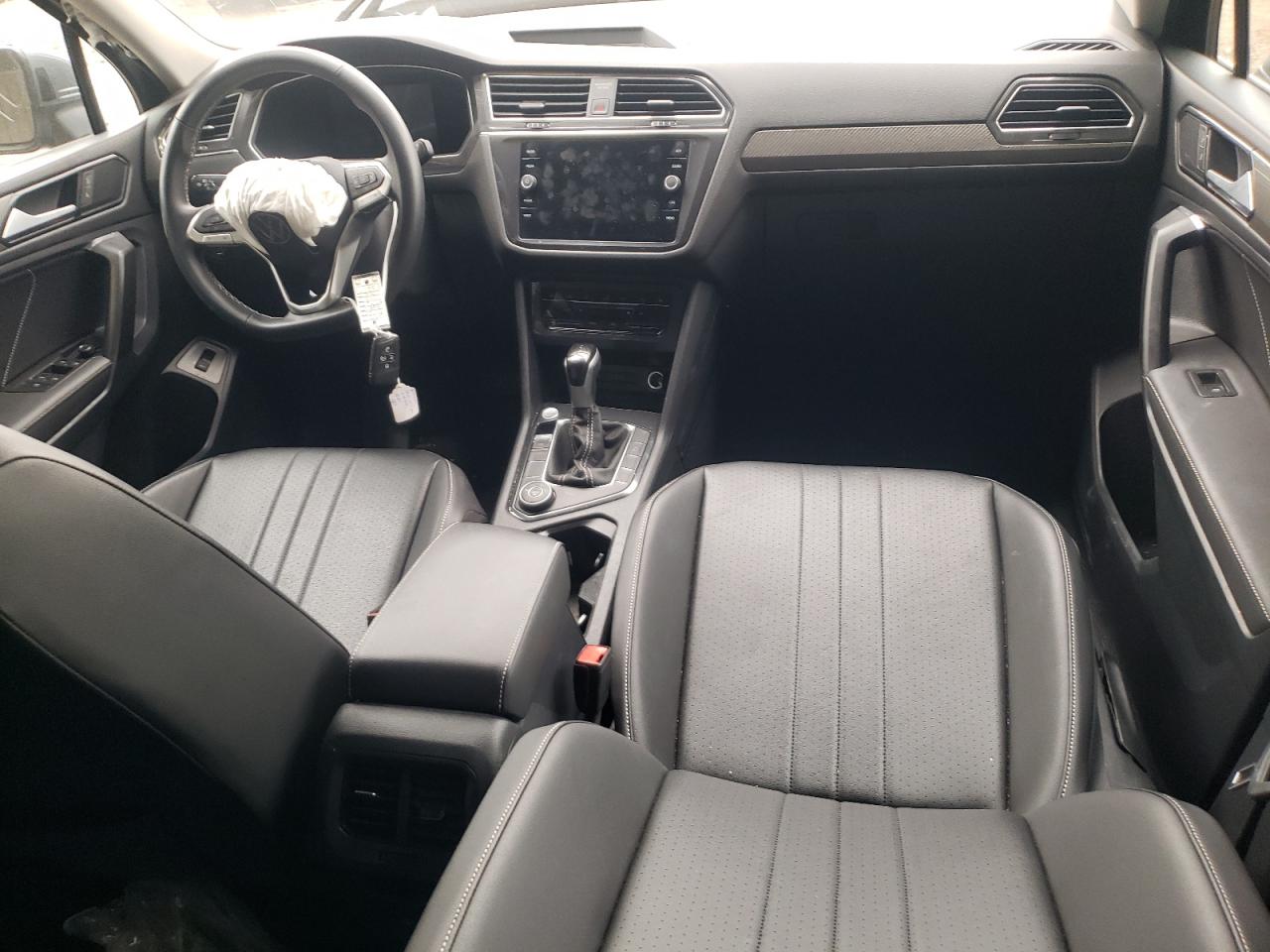 2022 VOLKSWAGEN TIGUAN SE VIN:3VV2B7AX6NM097038