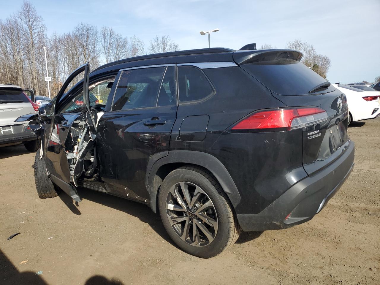 2022 TOYOTA COROLLA CROSS XLE VIN:7MUEAABG8NV038668