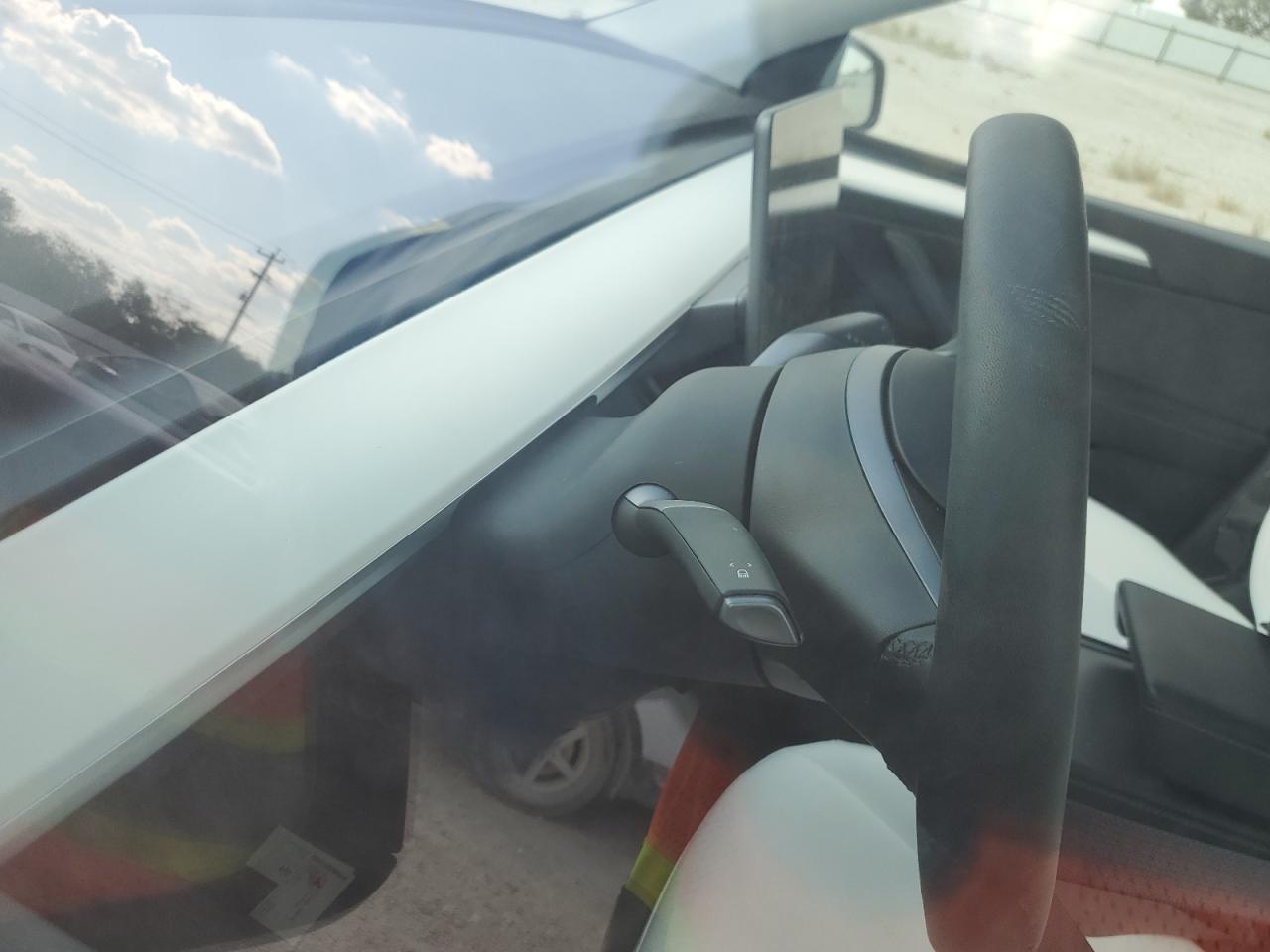 2023 TESLA MODEL Y  VIN:7SAYGAEEXPF882902