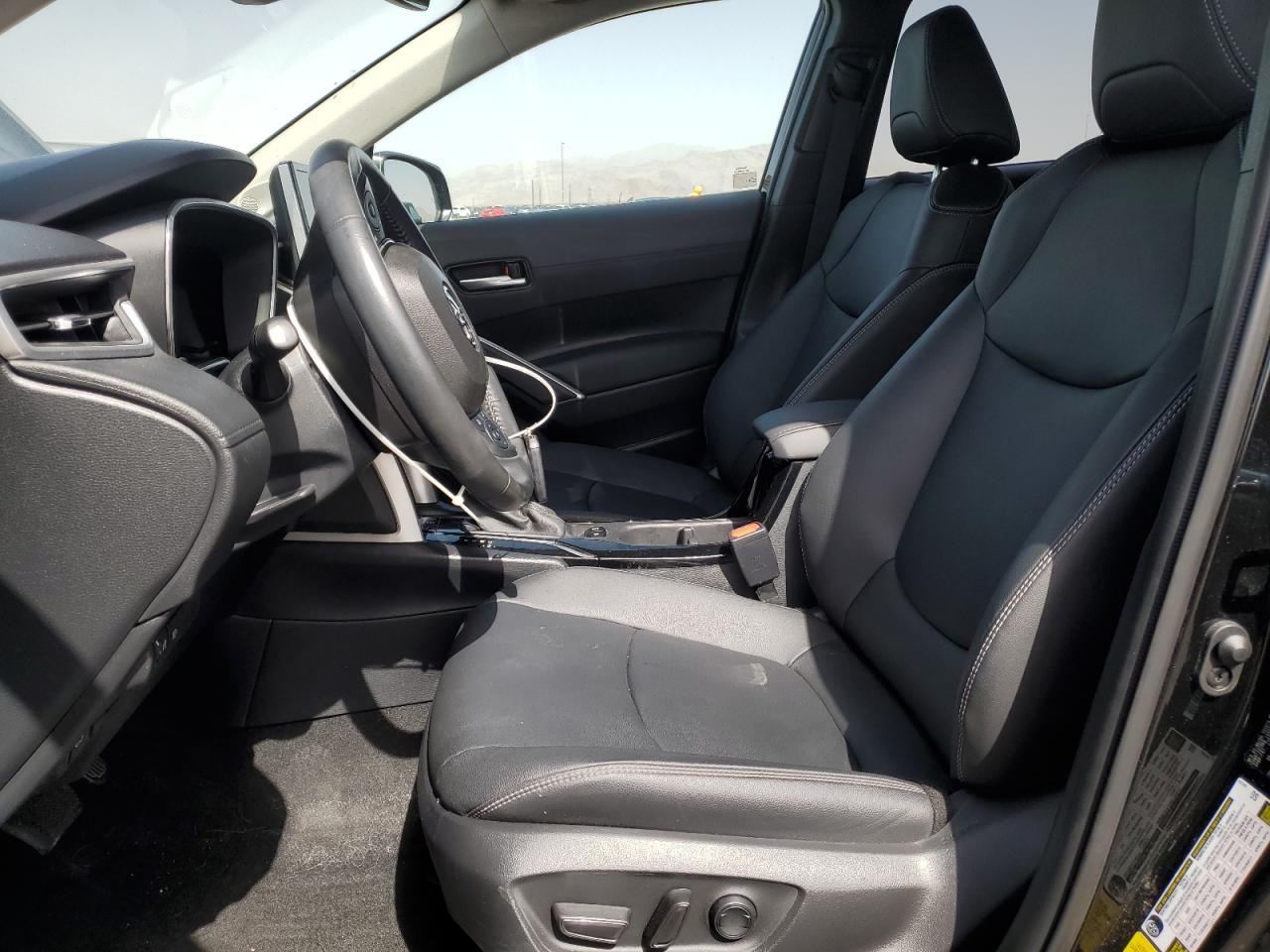 2023 TOYOTA COROLLA CROSS XLE VIN:7MUDAABG2PV062401