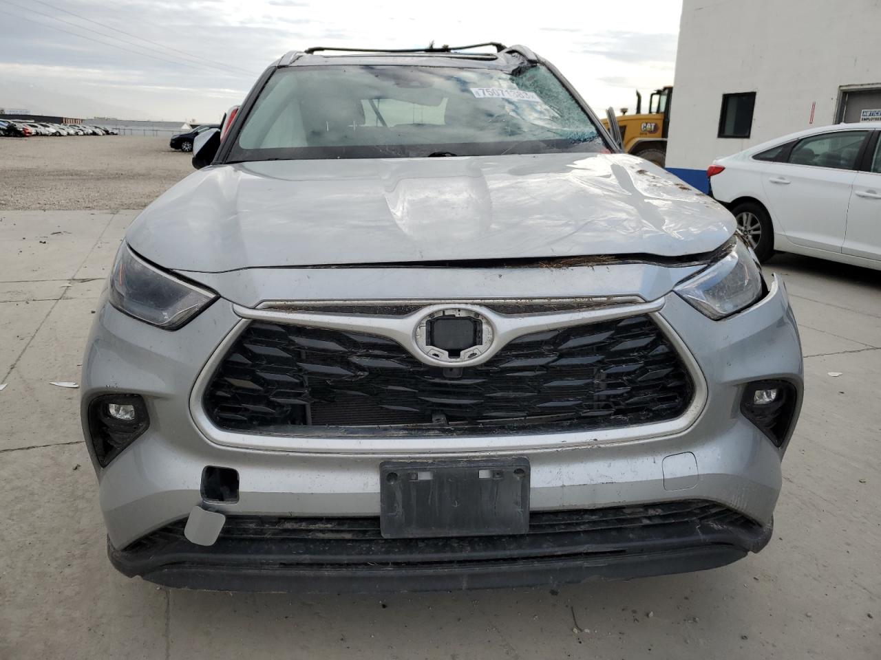 2022 TOYOTA HIGHLANDER XLE VIN:5TDGZRBH1NS176815