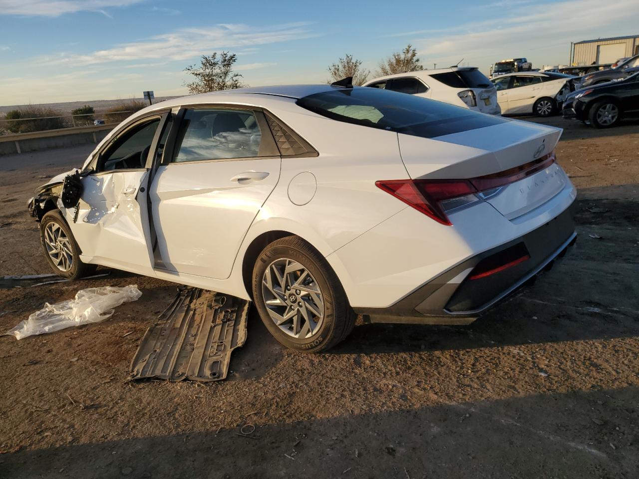 2024 HYUNDAI ELANTRA SEL VIN:KMHLM4DG5RU807325