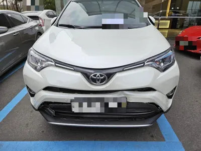 2017 Toyota RAV4 VIN: