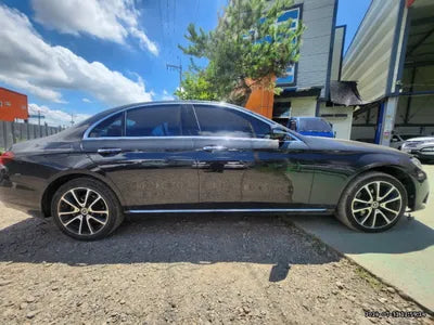 2017 Mercedes-Benz E 220 VIN: