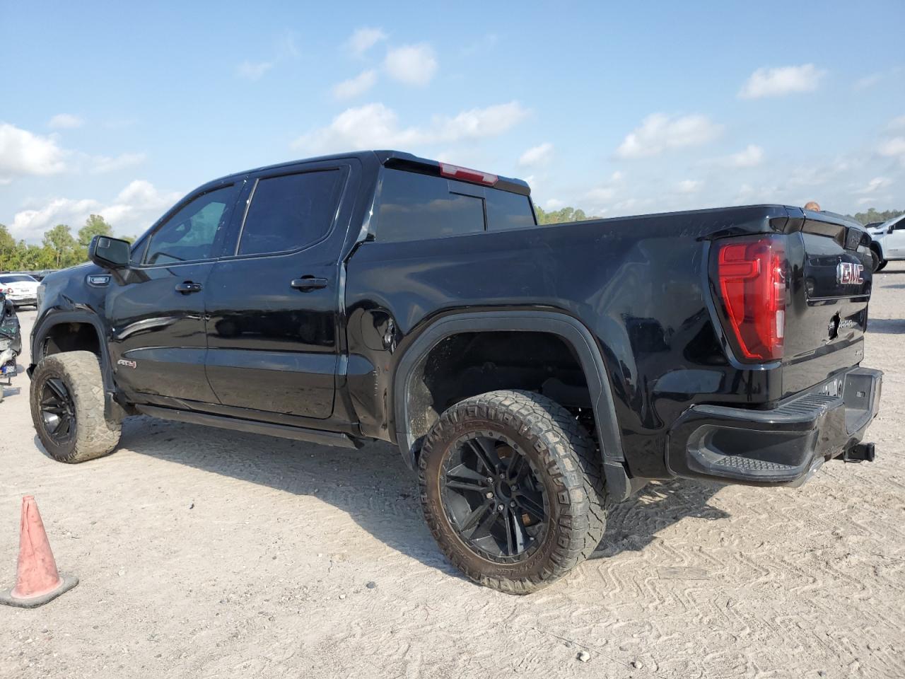 2022 GMC SIERRA K1500 AT4 VIN:1GTUUEET4NZ617992
