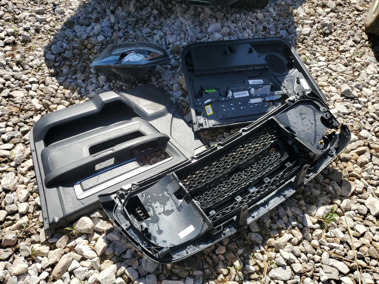 2022 RAM 1500 CLASSIC SLT VIN:1C6RR6LG5NS221847