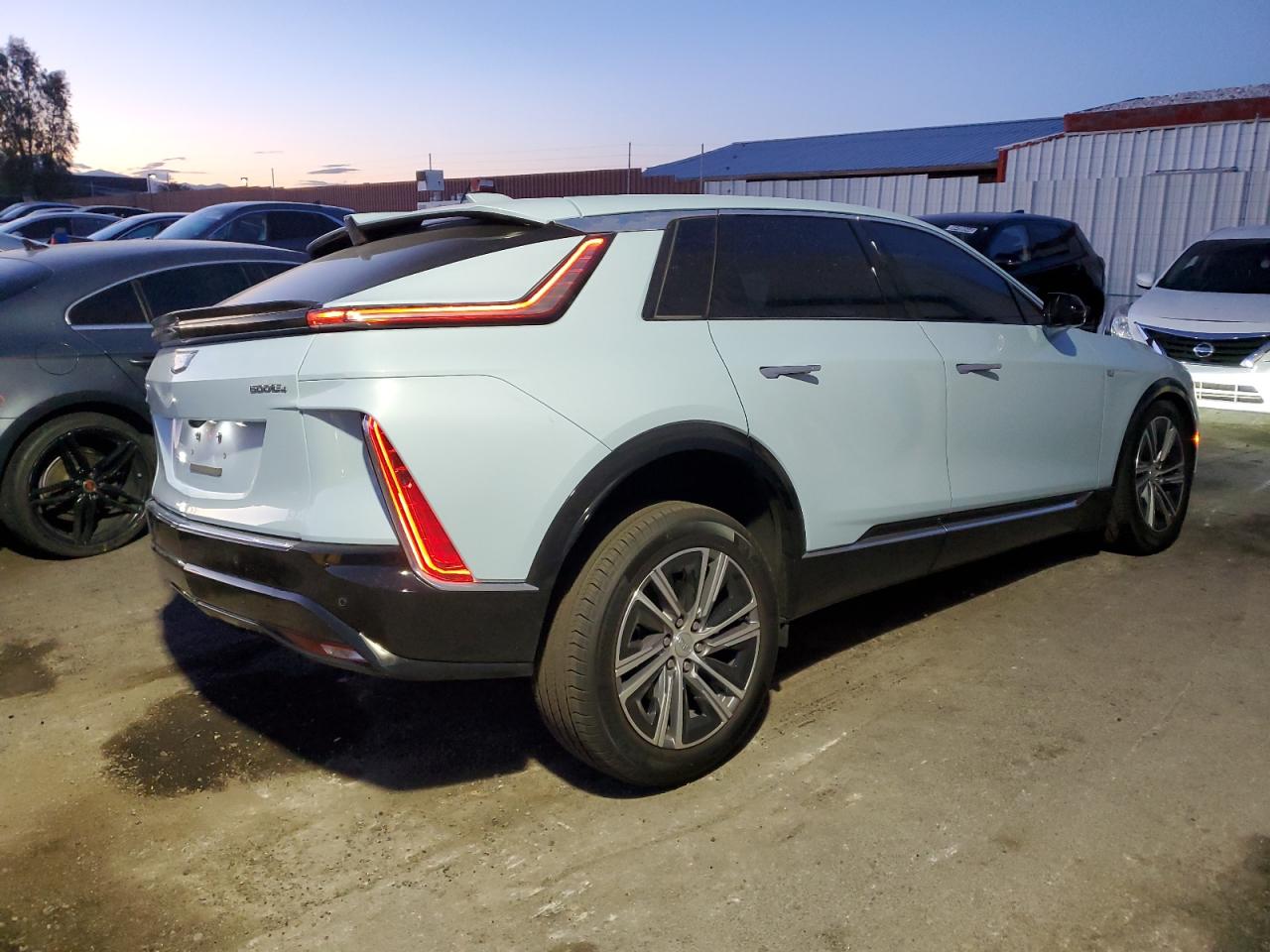2024 CADILLAC LYRIQ TECH VIN:1ZVHT82H585181488