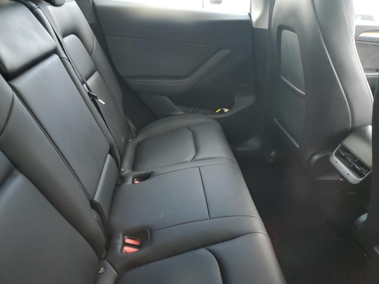 2024 TESLA MODEL Y  VIN:7SAYGDED1RF052031