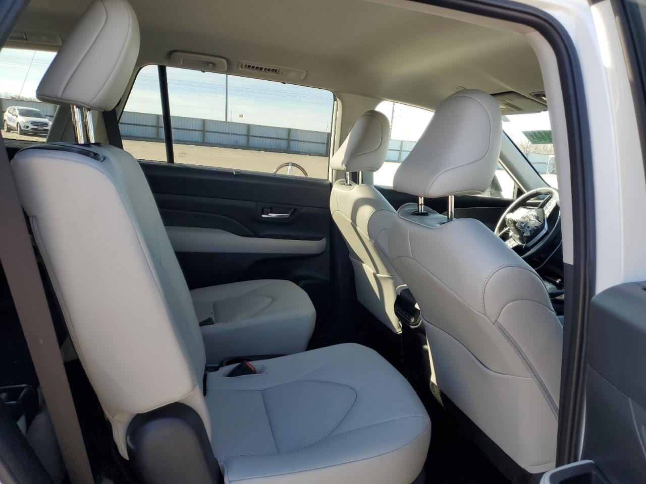 2024 TOYOTA GRAND HIGHLANDER XLE VIN:5TDACAB50RS005736