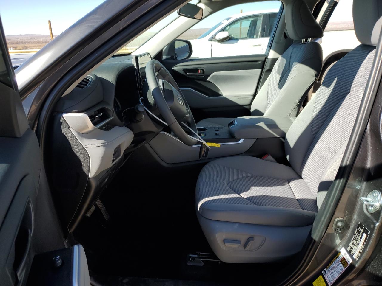 2024 TOYOTA HIGHLANDER LE VIN:5TDKDRAH8RS050418