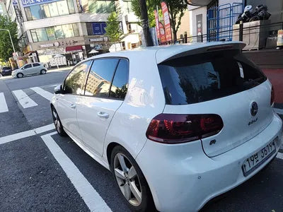 2025 Volkswagen Golf VIN: