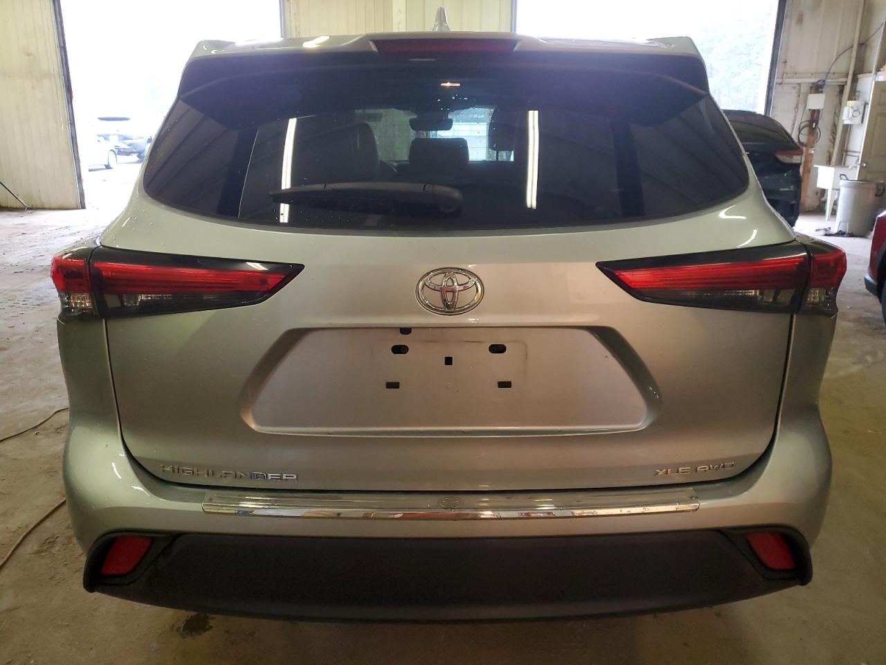 2022 TOYOTA HIGHLANDER XLE VIN:5TDGZRBH5NS568177