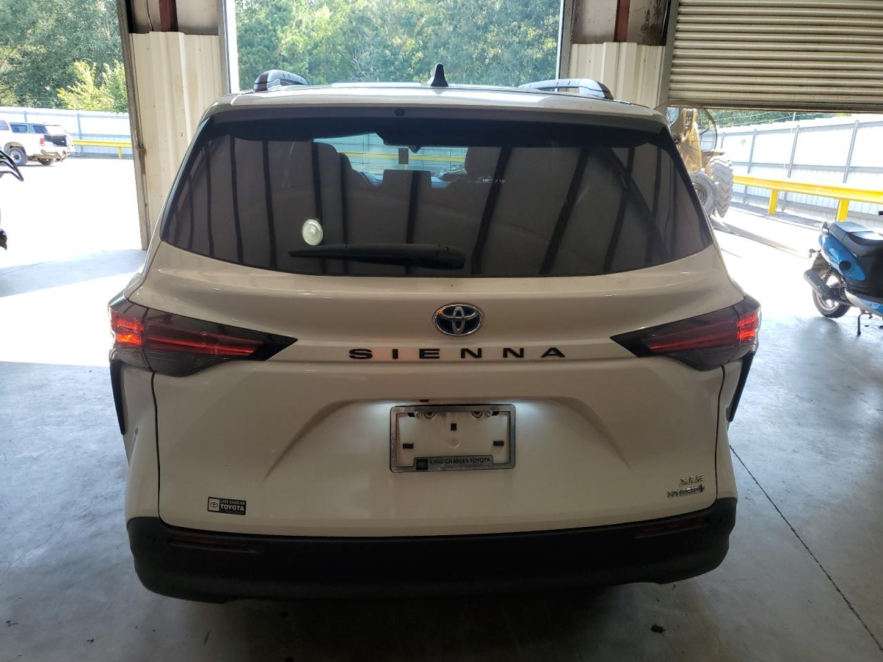 2022 TOYOTA SIENNA XLE VIN:5TDYRKEC3NS110049