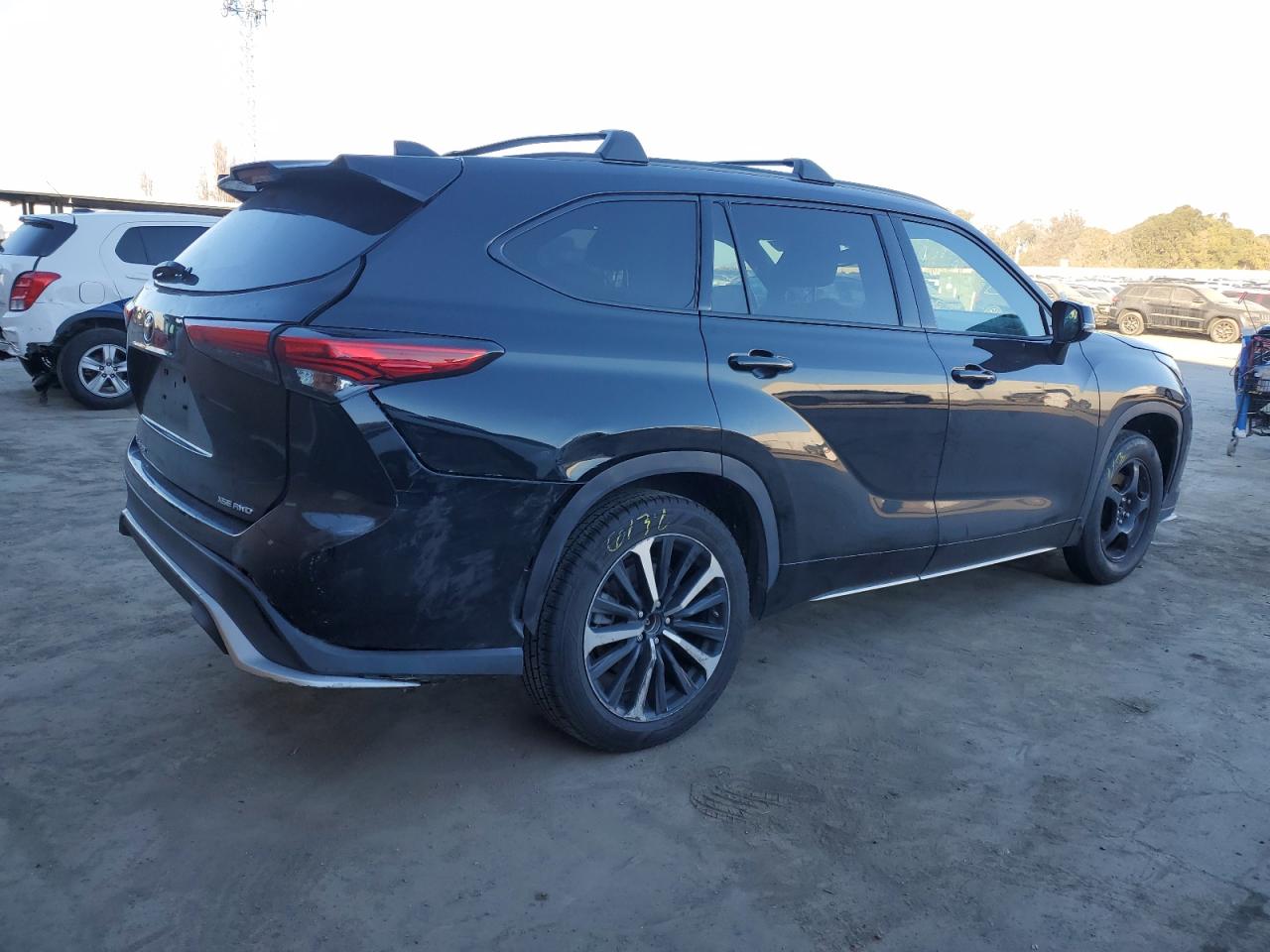 2022 TOYOTA HIGHLANDER XSE VIN:5TDJZRBH2NS166414