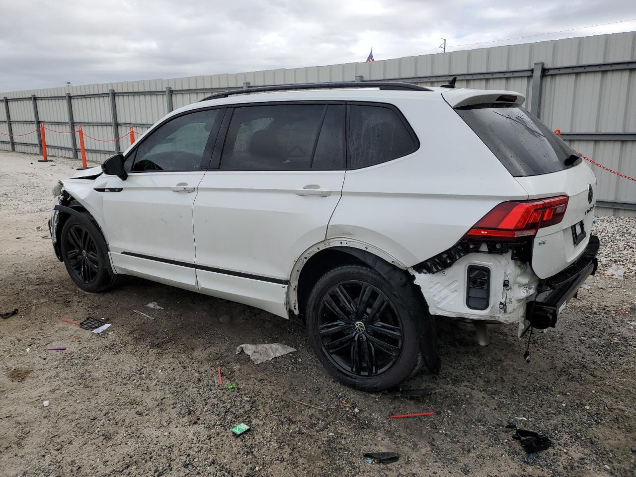 2022 VOLKSWAGEN TIGUAN SE R-LINE BLACK VIN:3VVCB7AX4NM157094