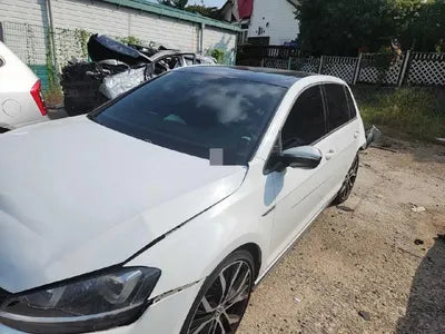 2016 Volkswagen Golf VIN: