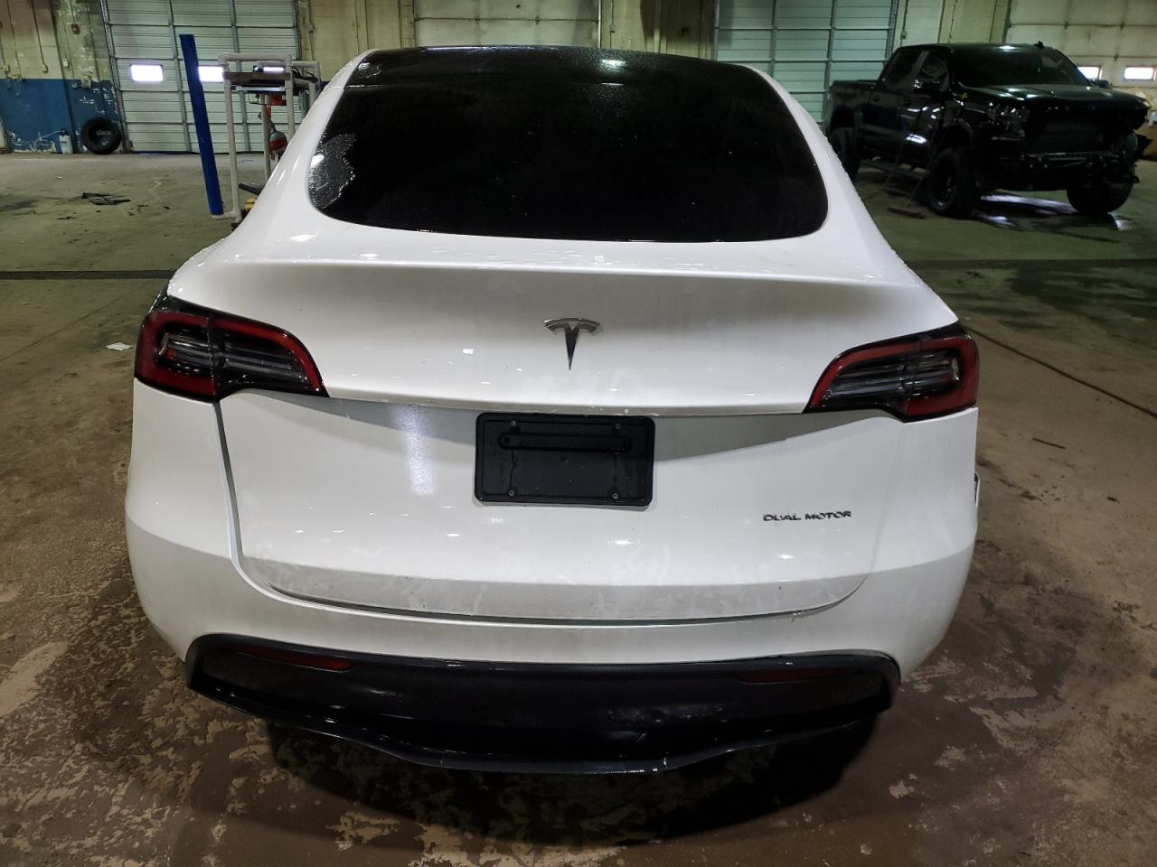 2023 TESLA MODEL Y  VIN:7SAYGDEE5PF785124