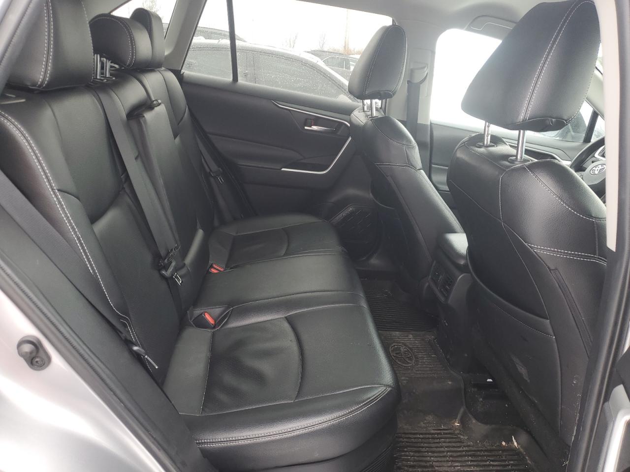 2022 TOYOTA RAV4 XLE VIN:4T3RWRFV8NU052704