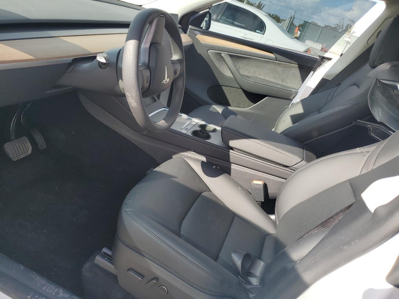 2024 TESLA MODEL Y  VIN:7SAYGDEE1RA282416